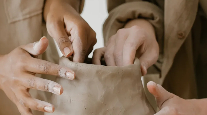 Custom ceramic components engineering process, including design rules, material selection, CNC machining, and quality control for high-precision industrial applications.